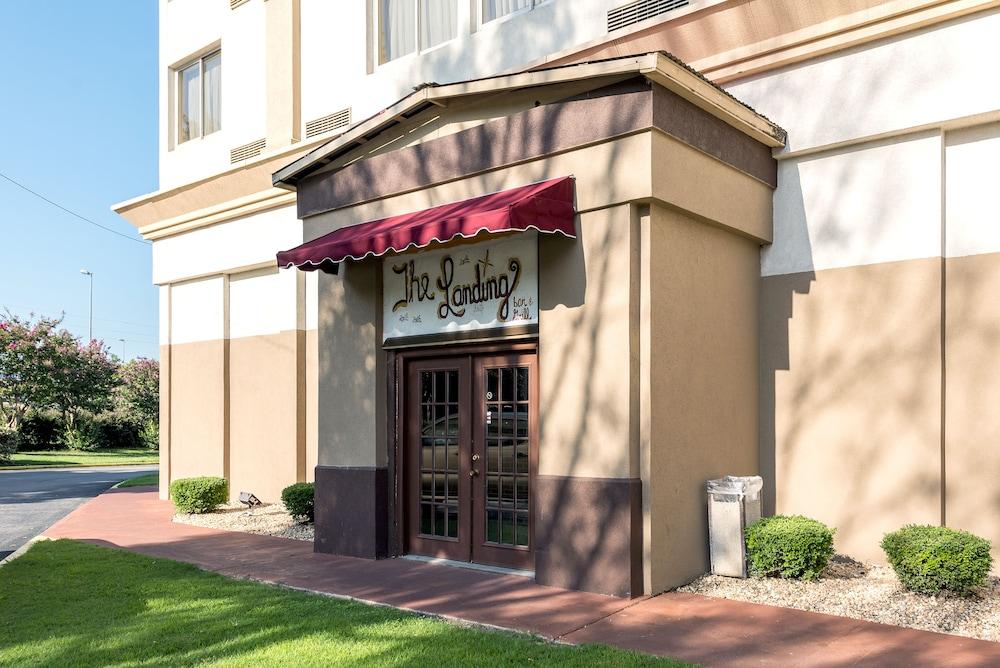 Hotel Ramada By Wyndham Birmingham Airport Exterior foto