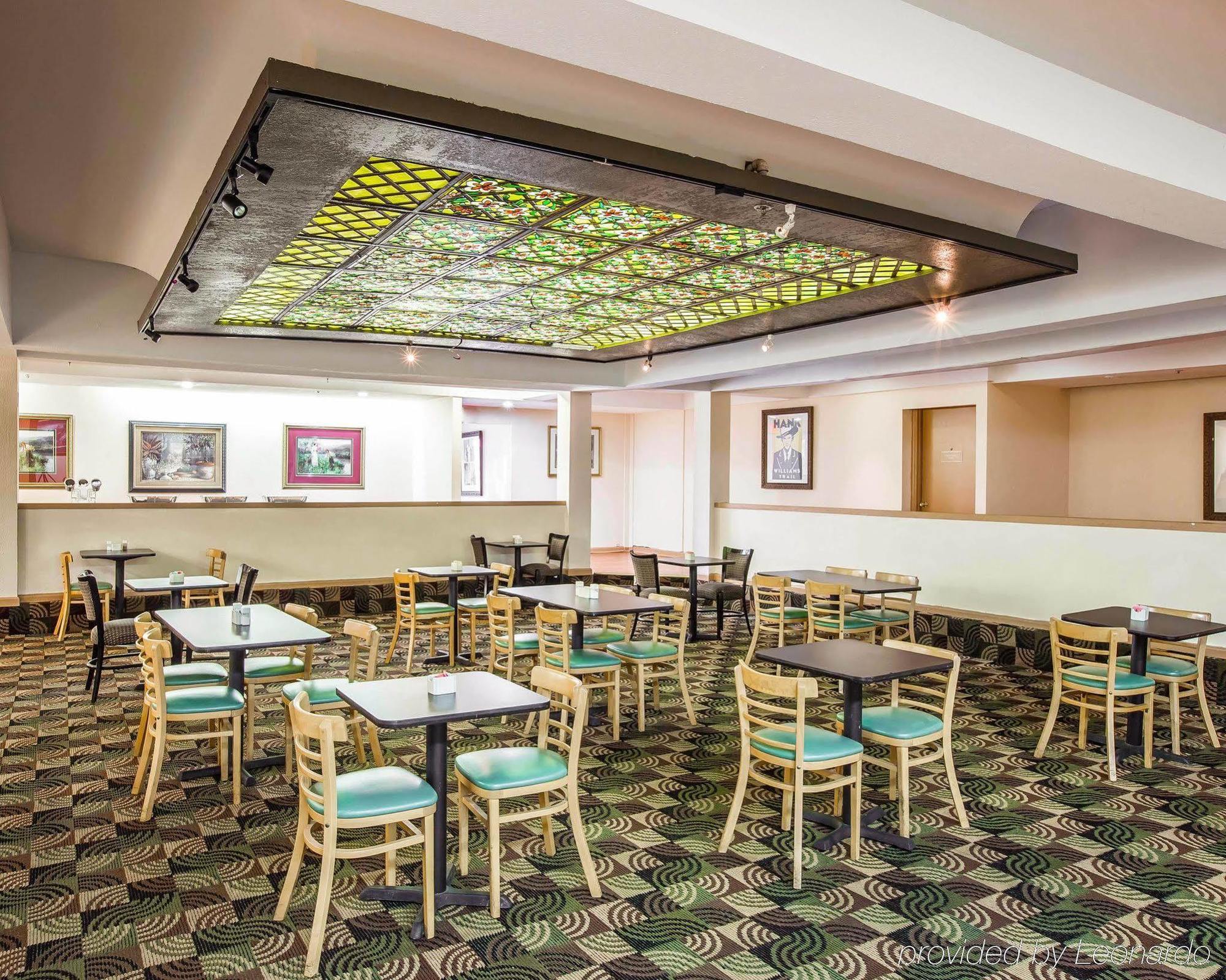 Hotel Ramada By Wyndham Birmingham Airport Exterior foto