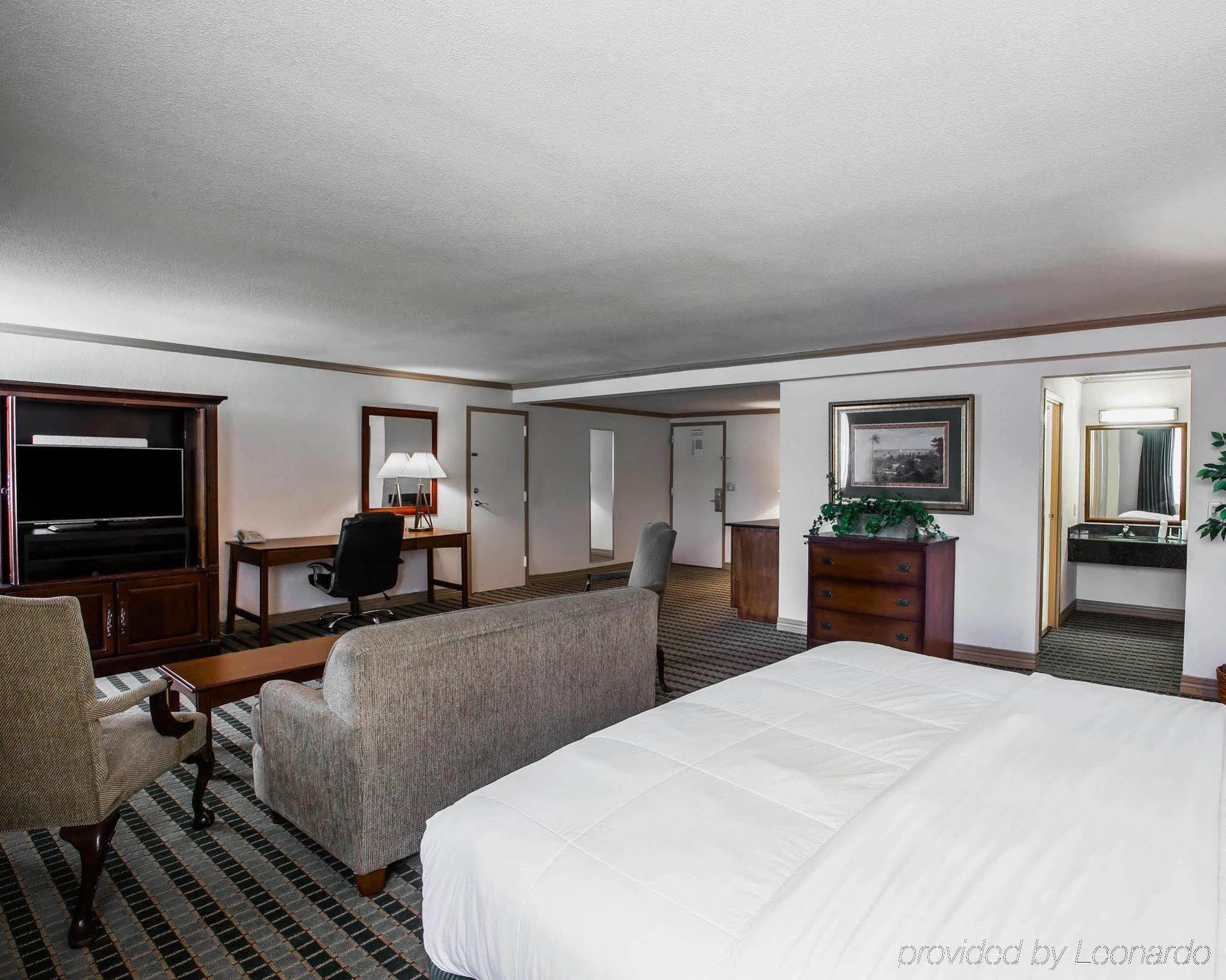 Hotel Ramada By Wyndham Birmingham Airport Exterior foto