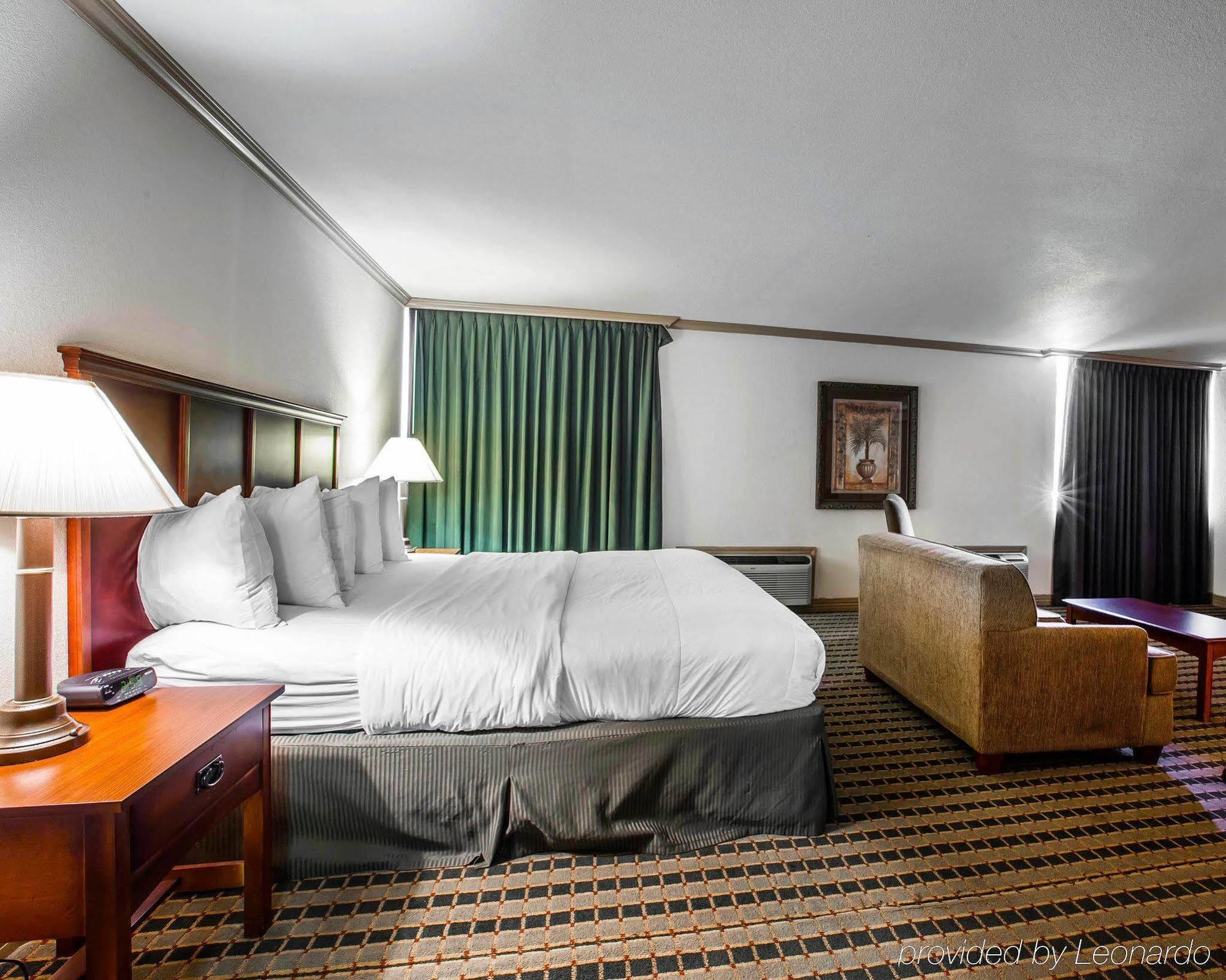 Hotel Ramada By Wyndham Birmingham Airport Exterior foto
