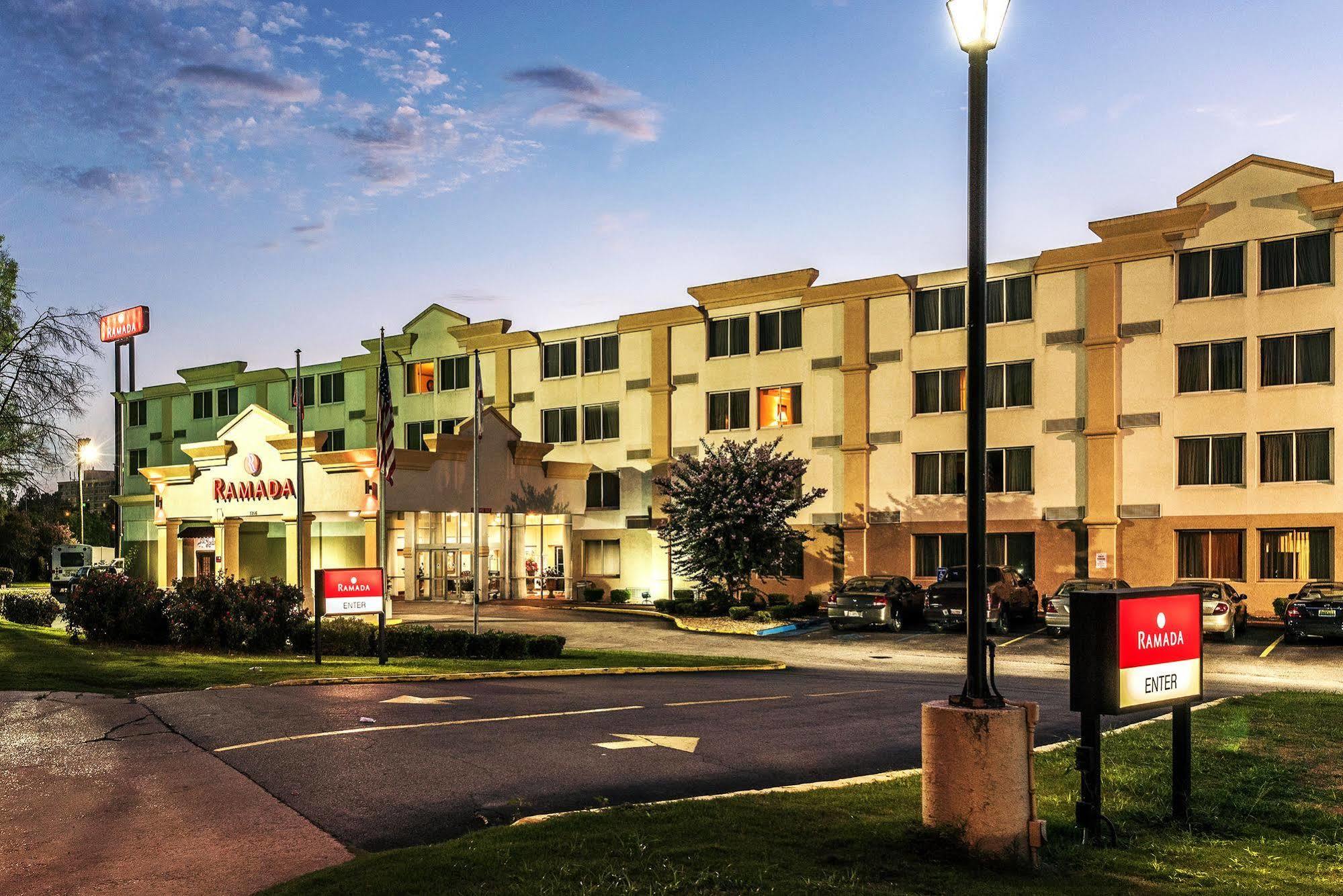 Hotel Ramada By Wyndham Birmingham Airport Exterior foto