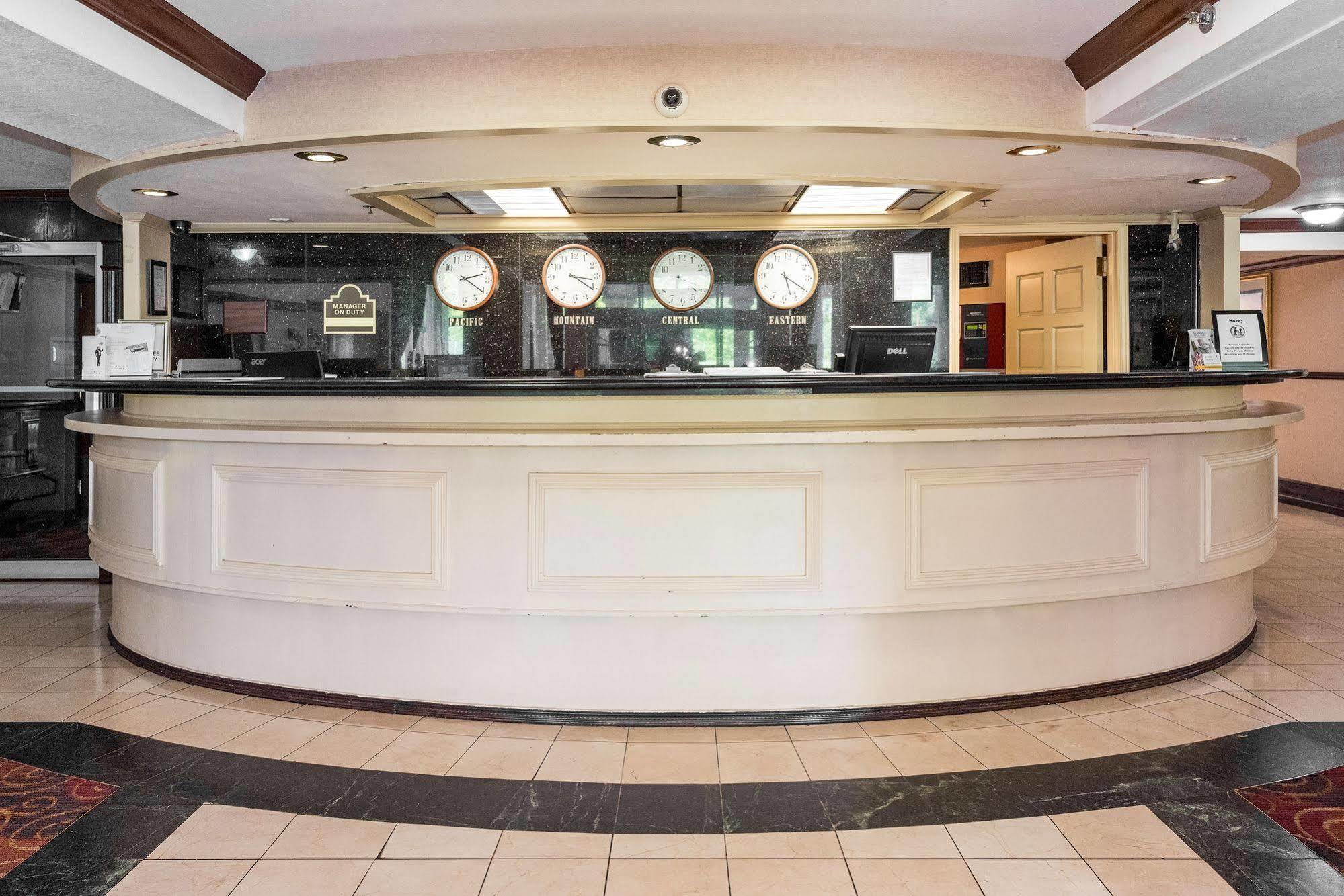 Hotel Ramada By Wyndham Birmingham Airport Exterior foto